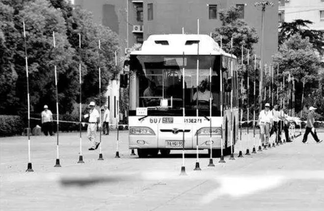 武汉最大的公交车,武汉最特殊的一趟公交车