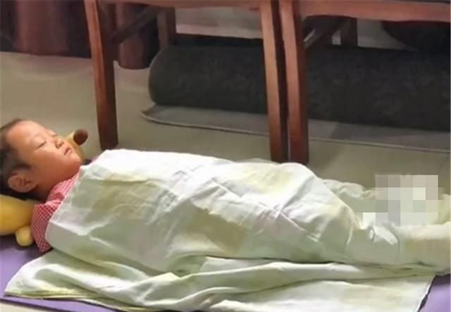 小学生写了“5个字”的作业，就累得睡着了，家长：我家也有同款