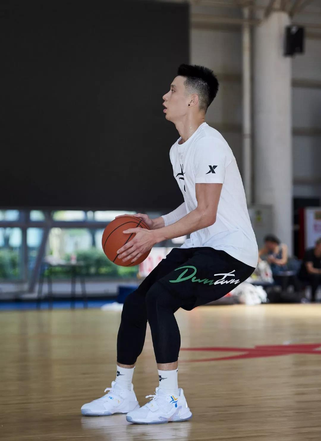 cba赛场再现争议一幕,cba赛场上用过的篮球值钱吗