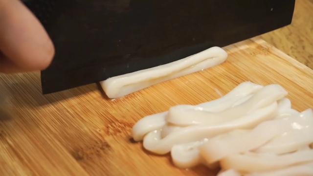 酥到掉渣粤语,酥炸鱿鱼圈炸几分钟