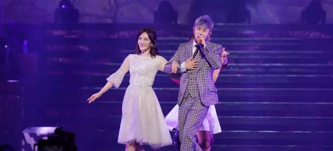 姐弟恋谢娜与张杰,姐弟恋明星夫妻张杰谢娜