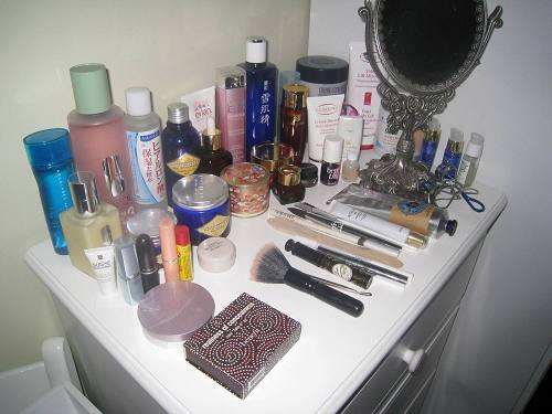 好惨，幼儿园老师布置的家庭作业，妈妈的化妆品全部变成垃圾