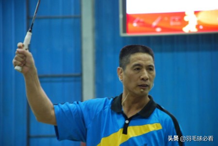 羽毛球如何正确发力不伤手腕,羽毛球正确手腕发力姿势