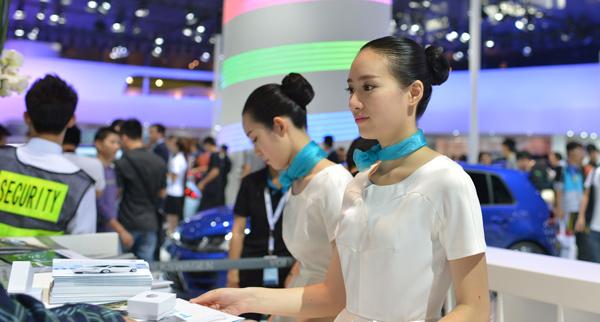 新车第一年5000第二年保险多少钱,新车保险100万和200万保费差多少