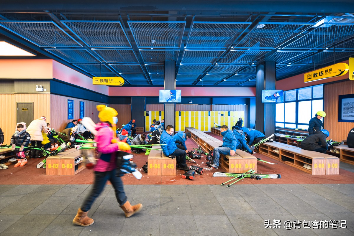 杭州边的南方最大天然滑雪场--云上星空,飘在安吉1168米高山云海