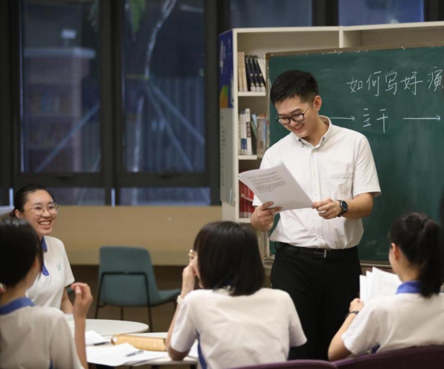 名校毕业生都是年薪百万吗,名校毕业的人工资