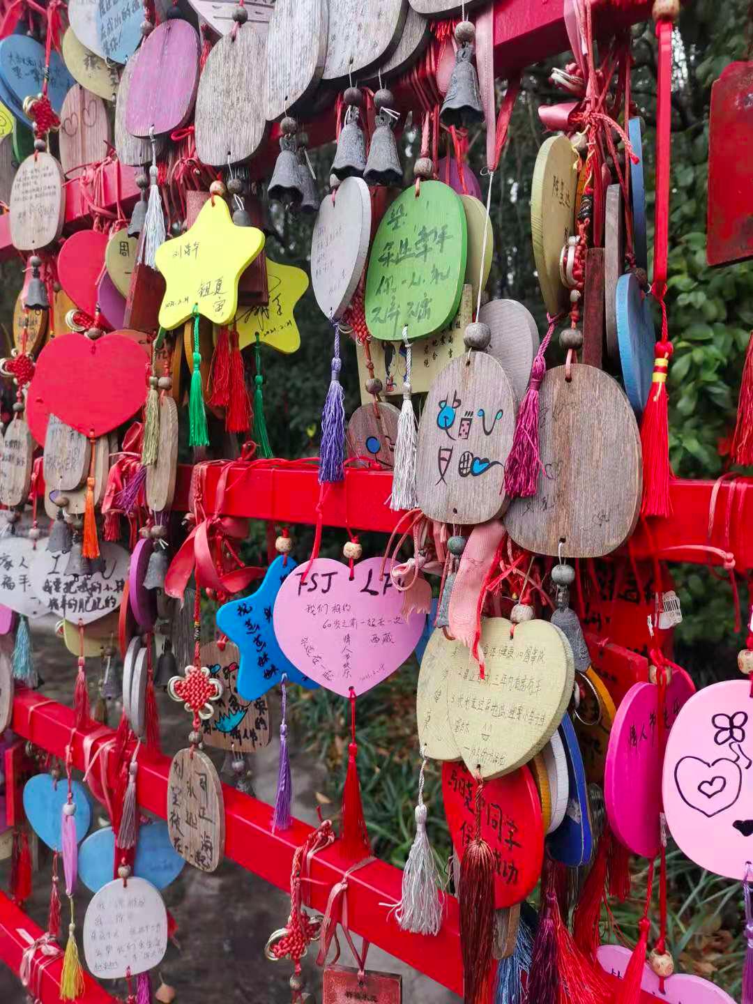 上海欢乐谷游玩项目的视频,上海欢乐谷游玩攻略有没有摩天轮