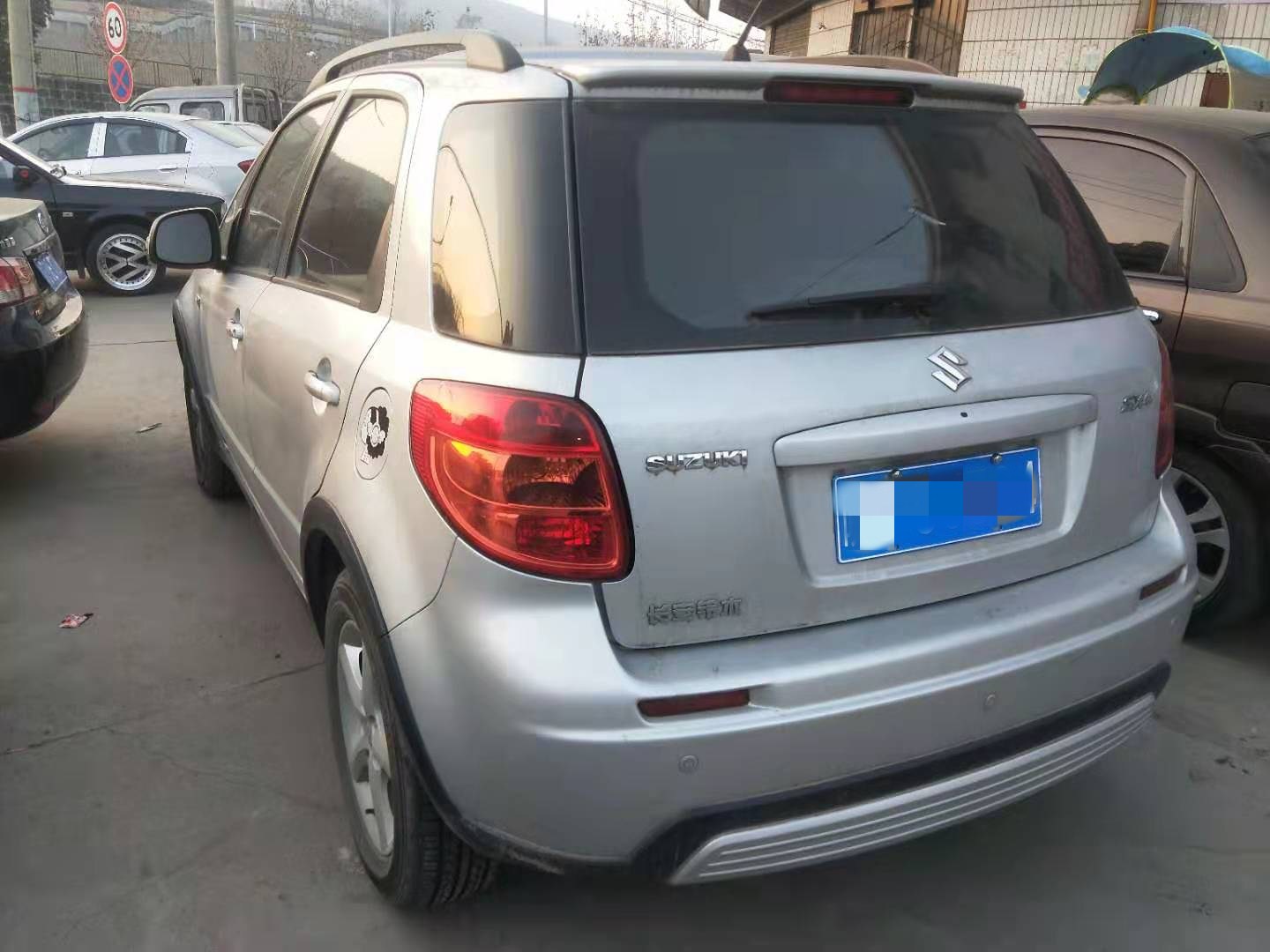 2万能买哪年铃木天语sx4,铃木天语sx4高配和低配区别在哪里