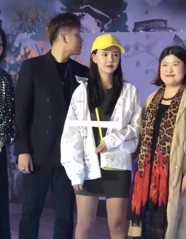 韩安冉雪梨视频,韩安冉雪梨