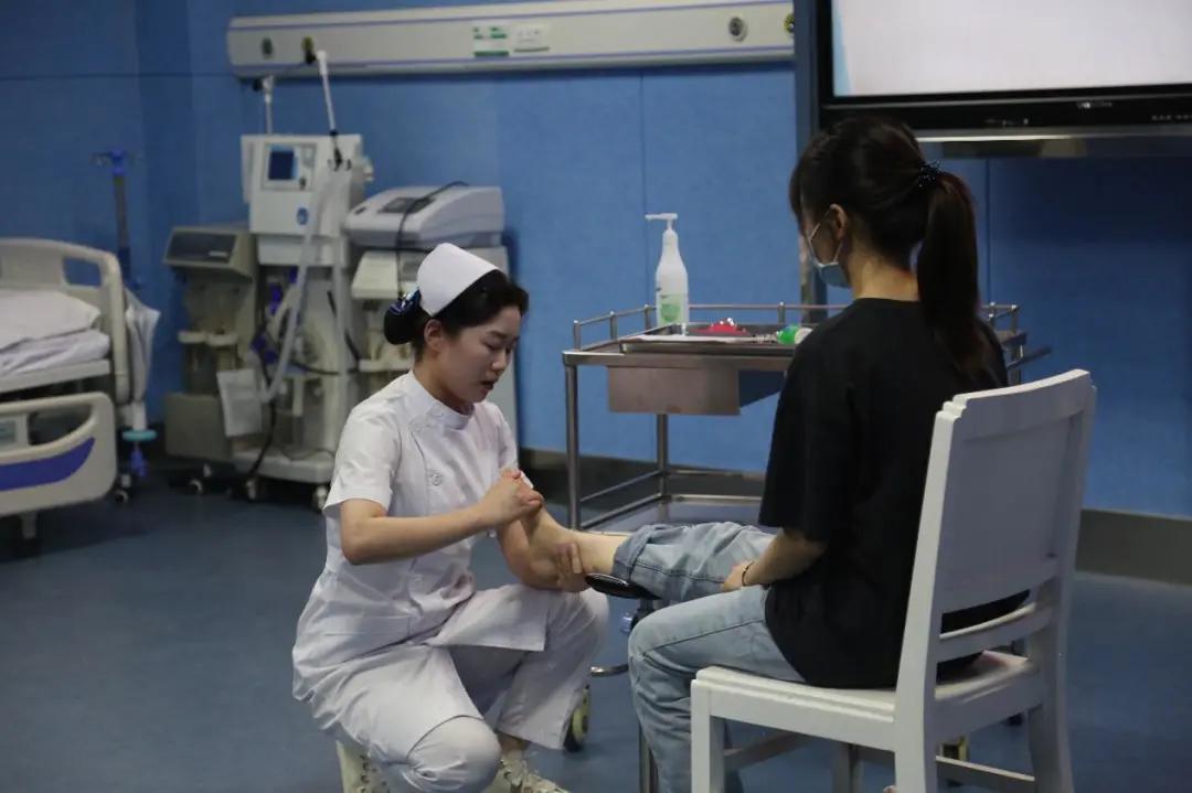 技能高考南丁格尔,技能高考武汉外语外事学院