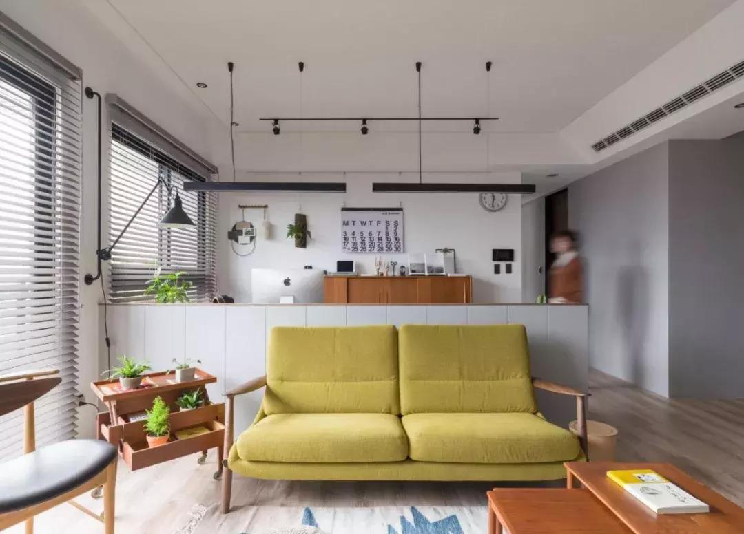 房子装修花再多钱,客厅还是沙发+茶几+电视柜,这样装修好看实用