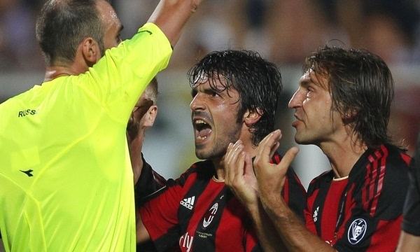 消失的中轴线金元足球下最稀缺的三大位置(二):中场铁闸