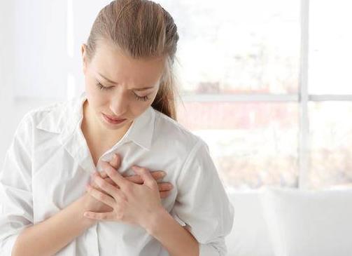 乳房纤维腺瘤可以正常哺乳吗,乳房纤维腺瘤6公分要手术吗