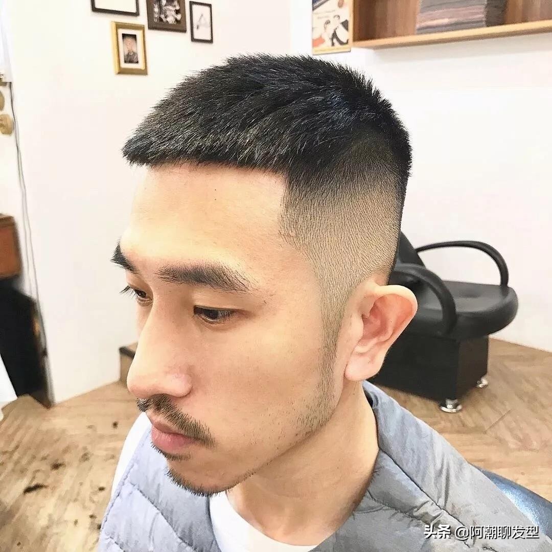 男士发型2020流行发型短发锡纸烫,男士m型短发发型2020流行发型