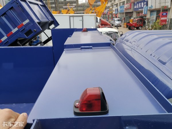 福田瑞沃es5渣土自卸车,合法装载2吨的轻卡