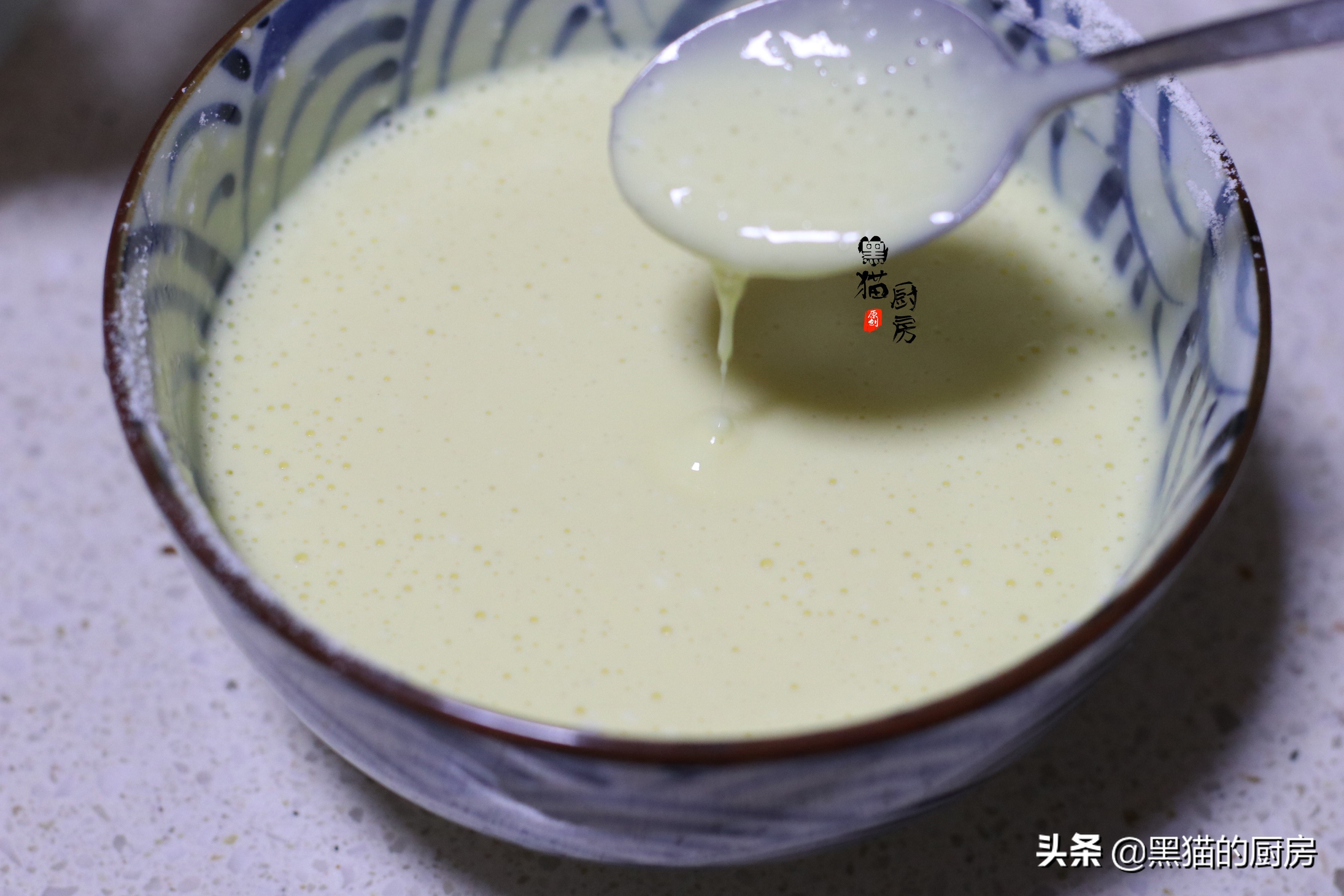 何炅纯奶做蛋糕视频,五分钟懒人蛋糕做法何炅