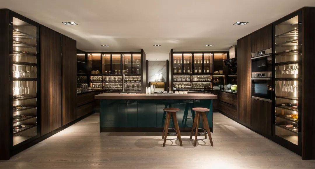 一座宅之于一个家,正如一个展之于一座城