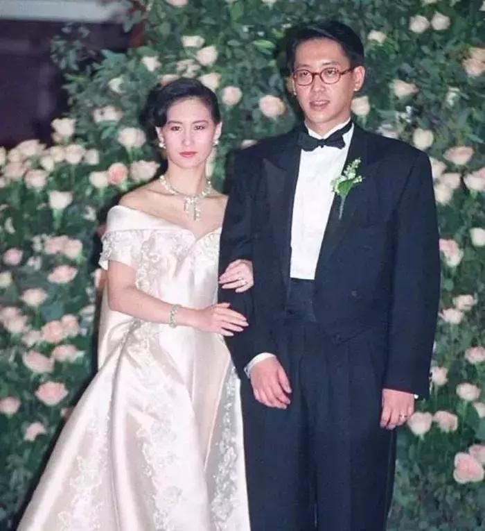 与赌王女太子同嫁一夫李嘉欣，花光每月200万生活费开始接新剧了