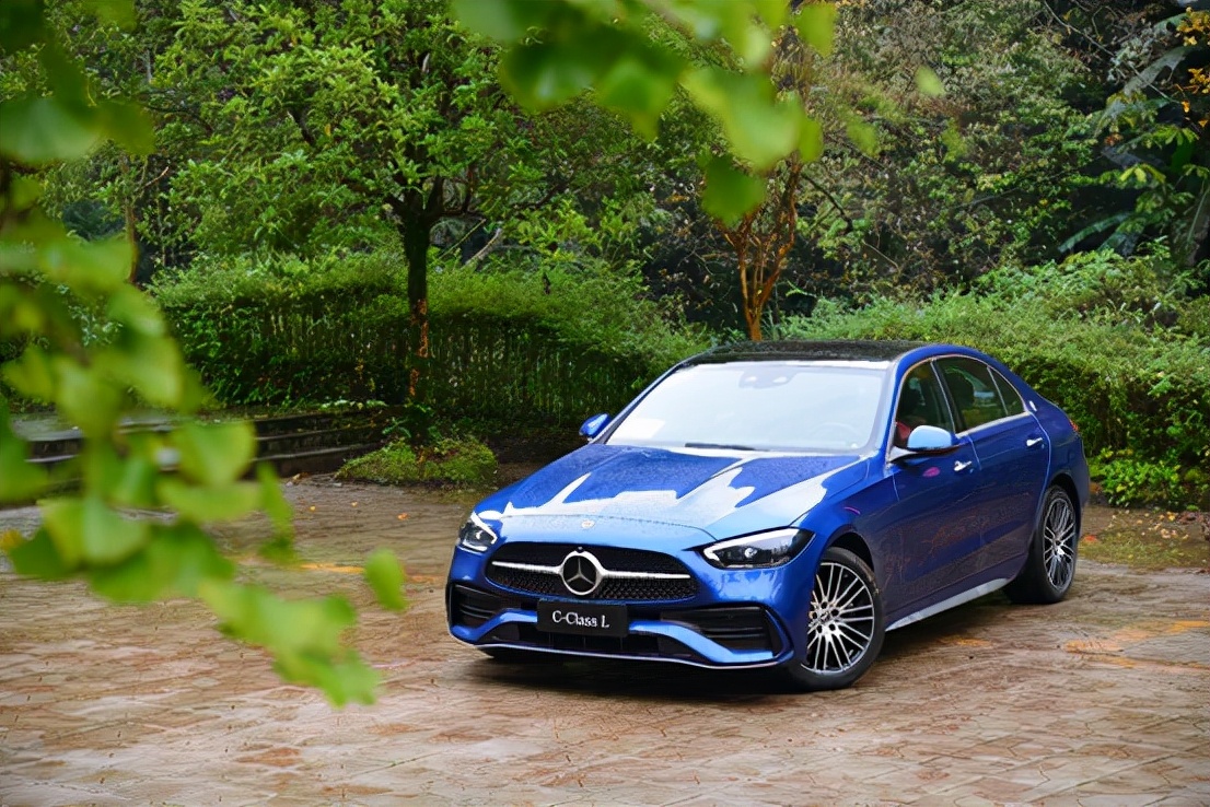 沃尔沃s60和奔驰c哪个值得入手,沃尔沃s60对比奔驰c驾驶感受