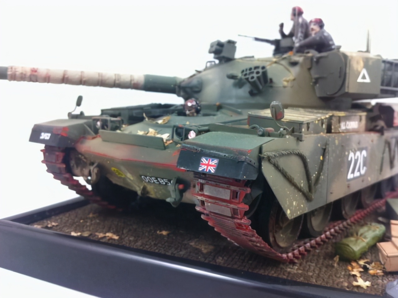 如何做一辆逼真的坦克模型？这些步骤必不可少，连餐巾纸都有奇效