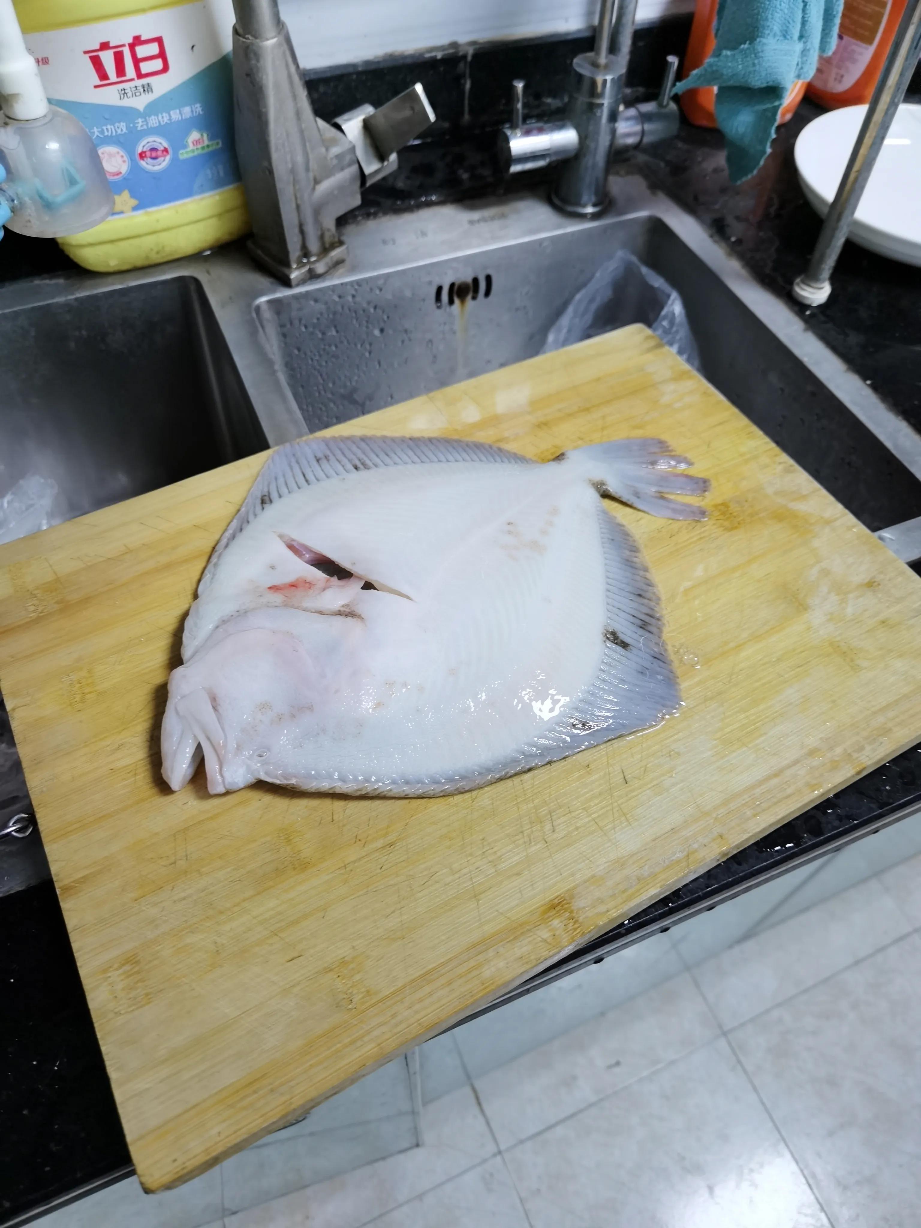 老饭骨清蒸多宝鱼的正宗做法,多宝鱼和鲈鱼清蒸哪个更好吃