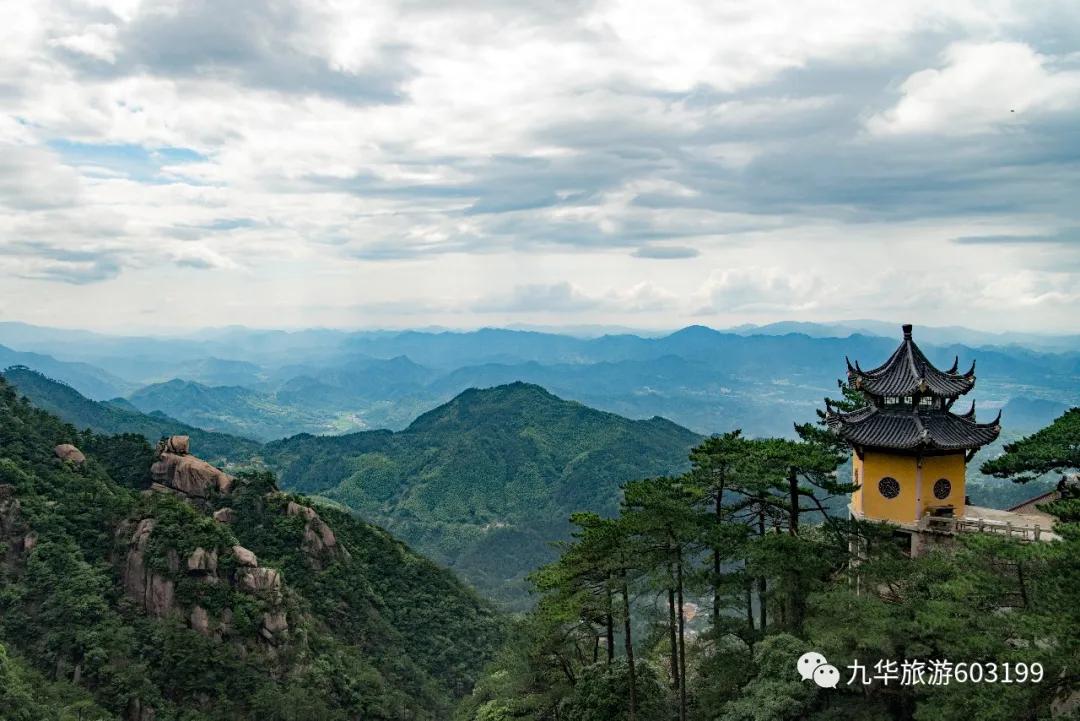在赞美九华的人里，他们有些不一样