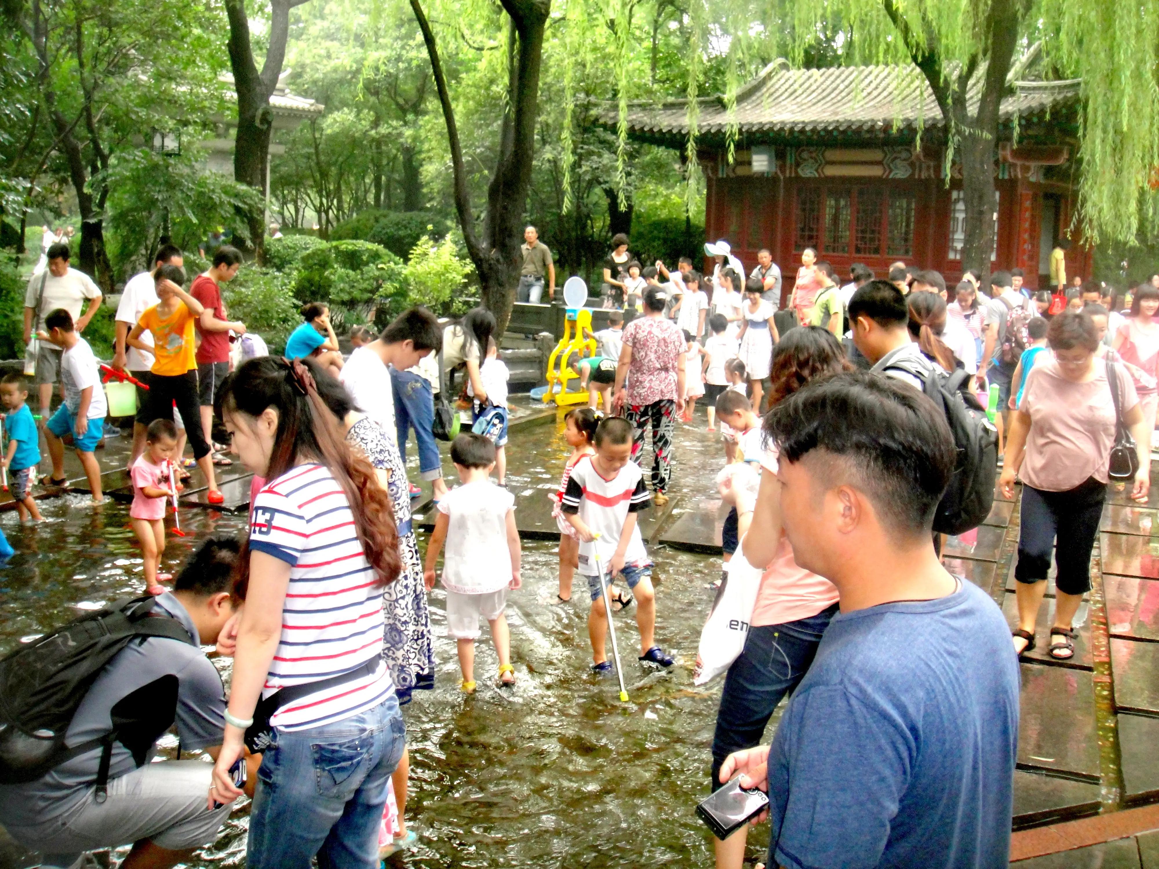 趵突泉天下第一泉风景区,济南天下第一泉景区是趵突泉吗