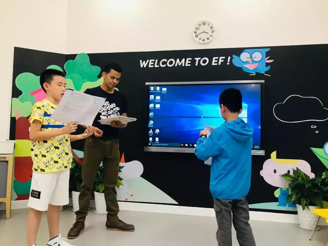 武汉英孚狂揽多项大奖！“全国新浪五星金牌名师十强”来啦