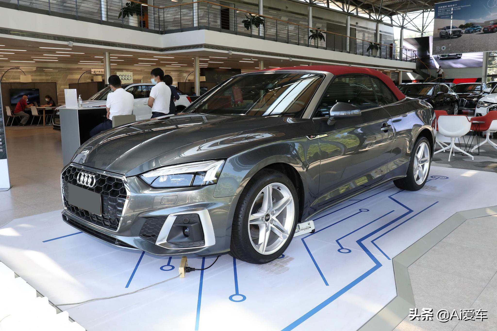 2门4座硬顶进口轿跑，大排量油耗6.4L，原装豪华品牌，实拍奥迪A5