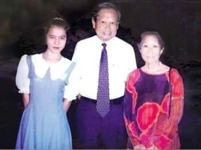 相差60岁的忘年恋,41岁翁帆婚姻近况