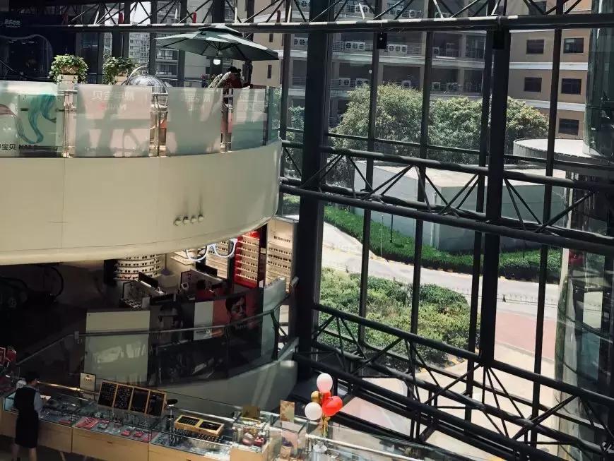 快被遗忘的亚奥商圈，能否因上品+城市奥莱带来新生？