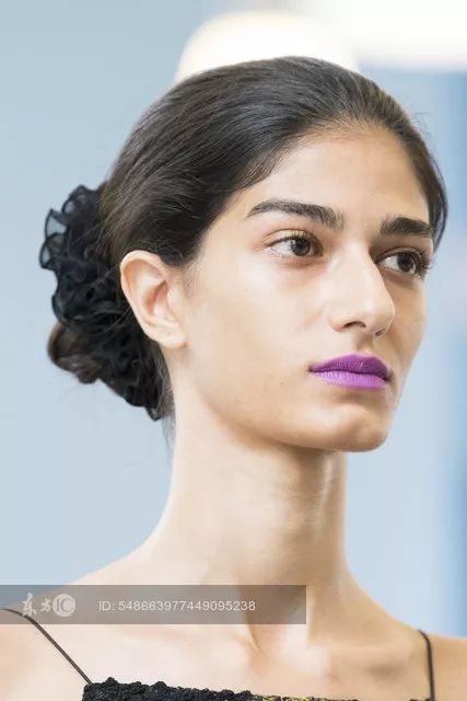 EIGSHOW丨鞠婧祎、李艺彤的仙女春夏妆容能让你美出新高度!