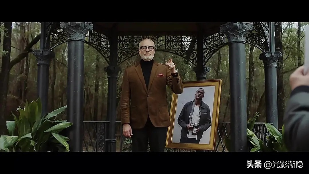 影视剧不断传递的“AI统治世界”，是在危言耸听？还是在唤醒人性