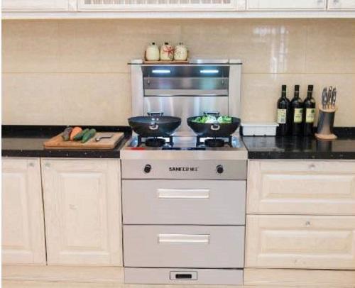 油烟机与集成灶优缺点,厨房用抽油烟机好还是用集成灶好