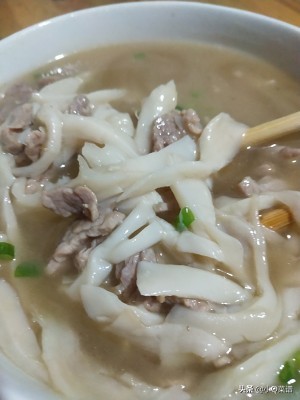 平菇瘦肉汤的做法湘菜,平菇肉片汤最美家常菜