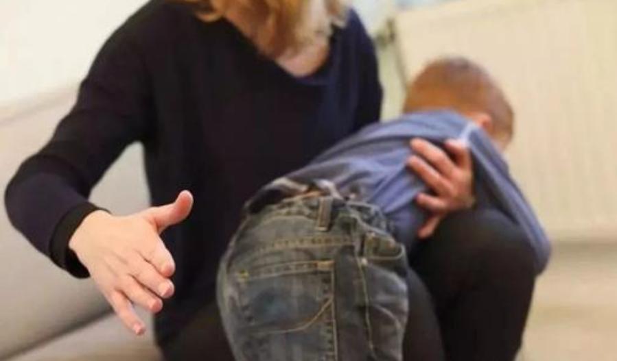 孩子屁股肉多可以打？孩子受得伤父母看不到，专家：这是你无知