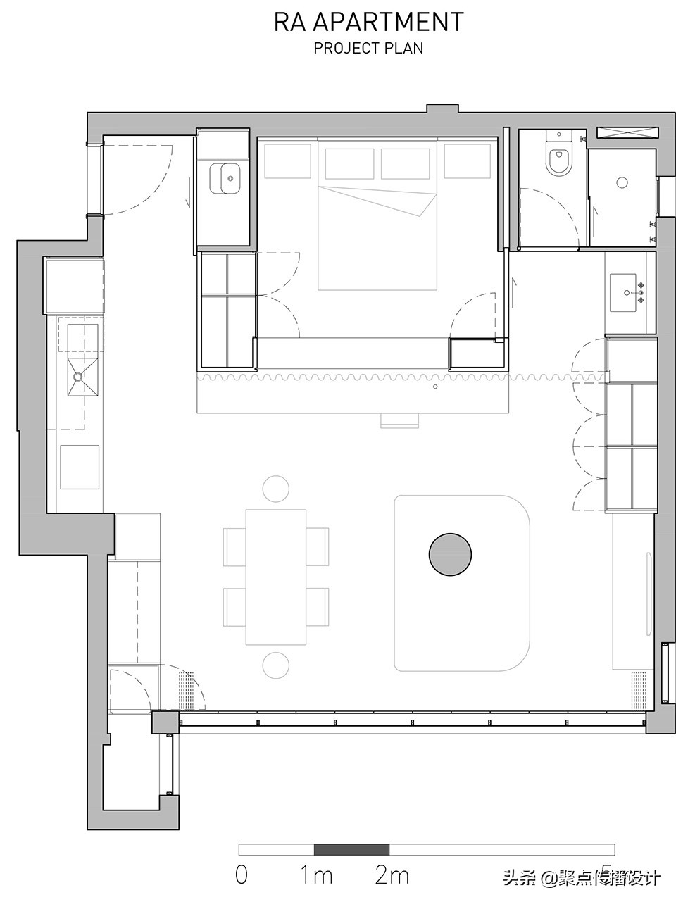 能在床中间加跟柱子，中国风水绝不允许！国外大师就是这么干的