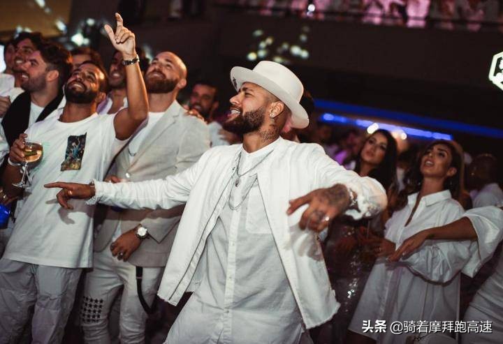 球场的战士,球场上的战士