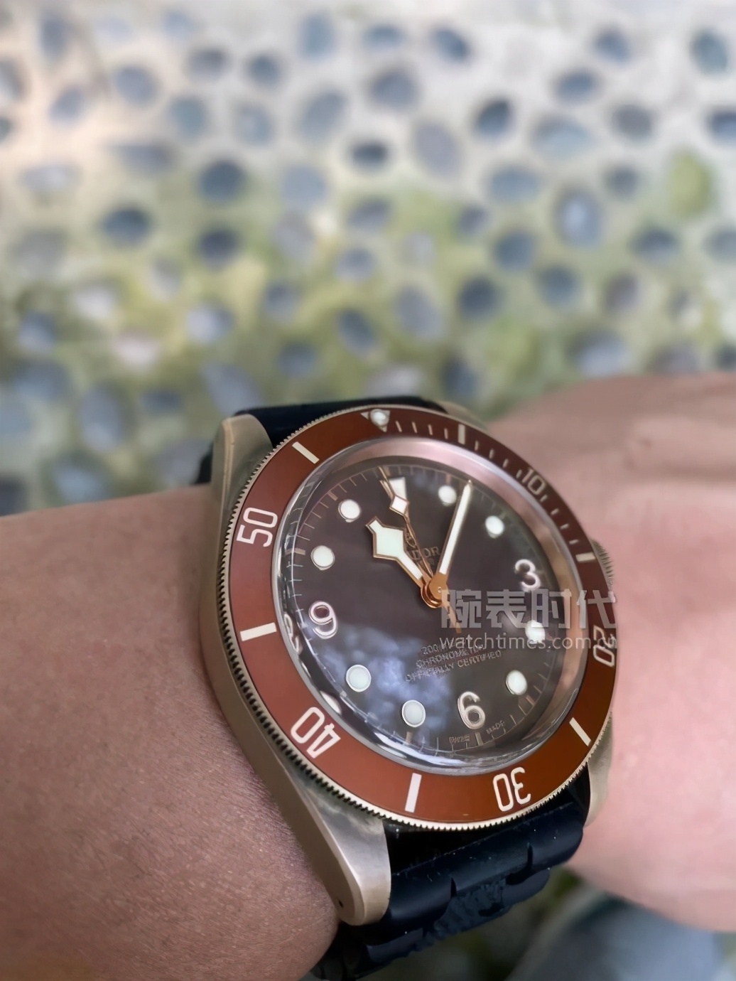 打工人手上适合戴什么,打工的一般戴什么表好点