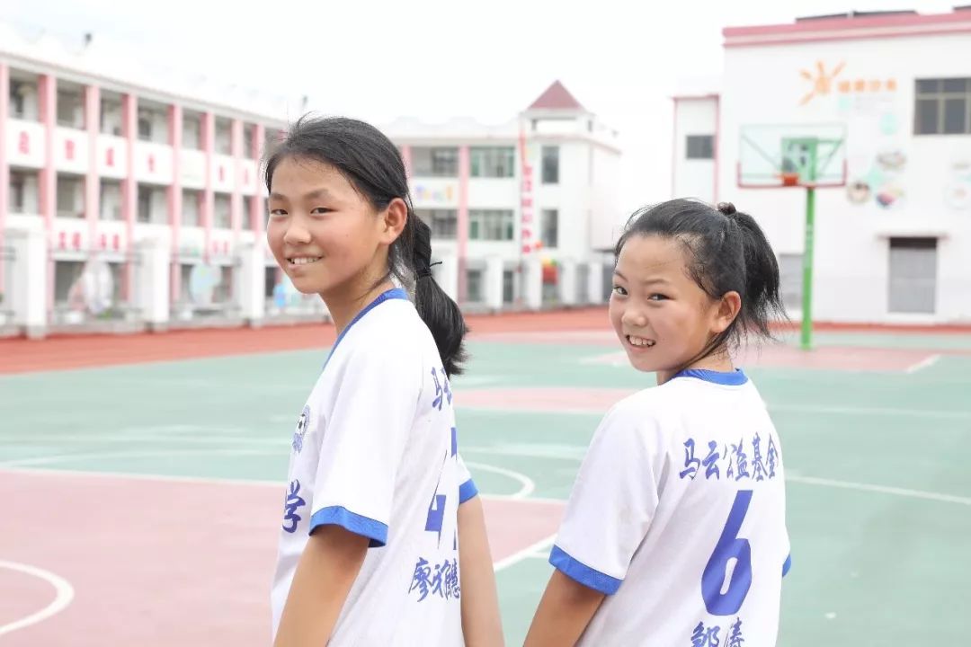 内马尔冠军vs梅西冠军,内马尔贫困