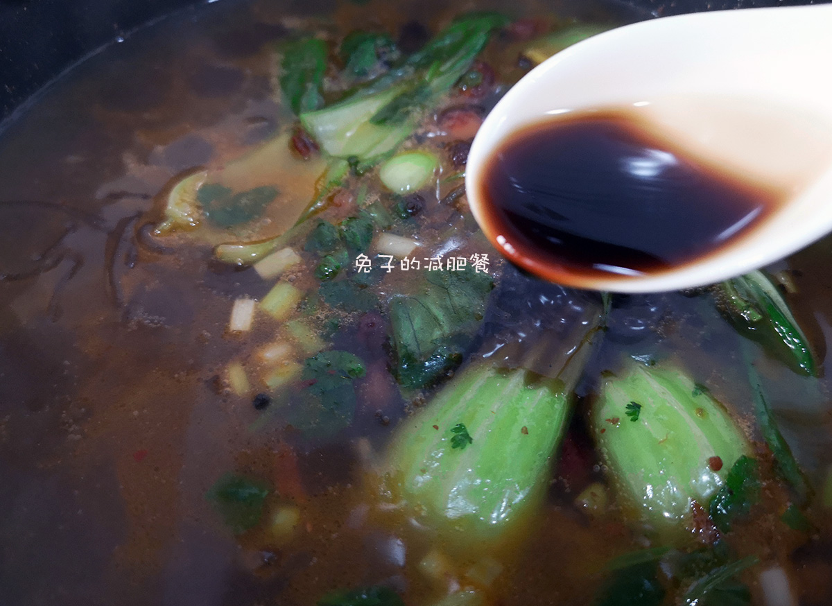 火锅底料速食酸辣粉做法,家庭版酸辣粉的做法火锅底料