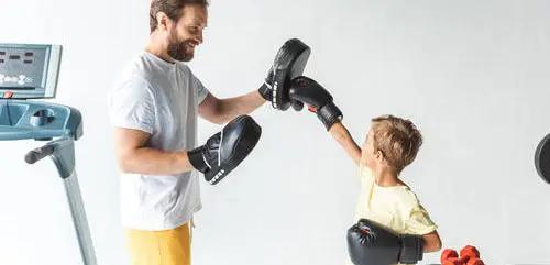 2-3岁宝宝爱打人,暴躁孩子打人