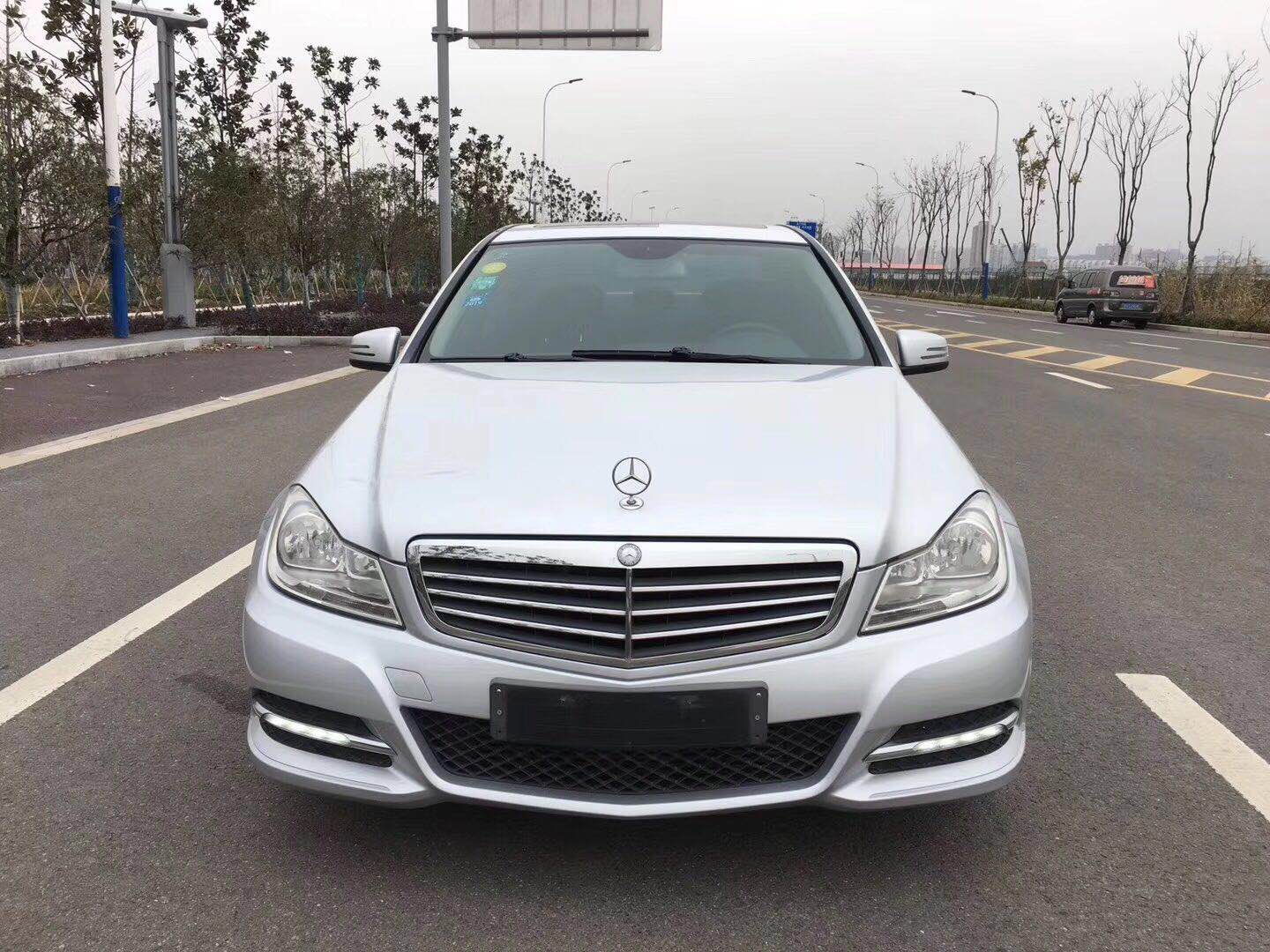 c级奔驰二手车最便宜的2万块钱,奔驰c级260二手车多少钱