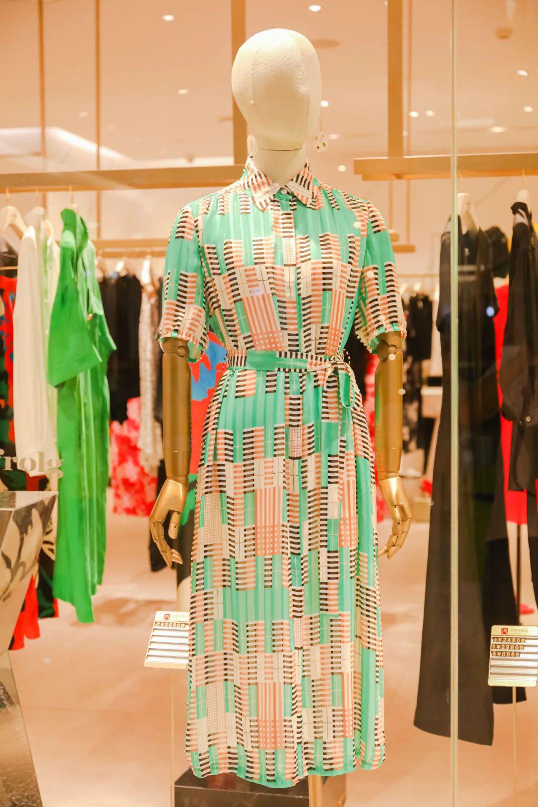 不看血亏!5.9折的克拉钻、买正装送正装的YSL,成都就这儿有