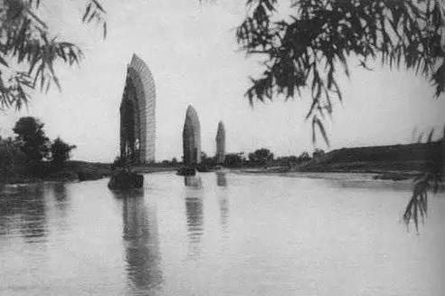 未名斋笔记·小城纪事4：护城河