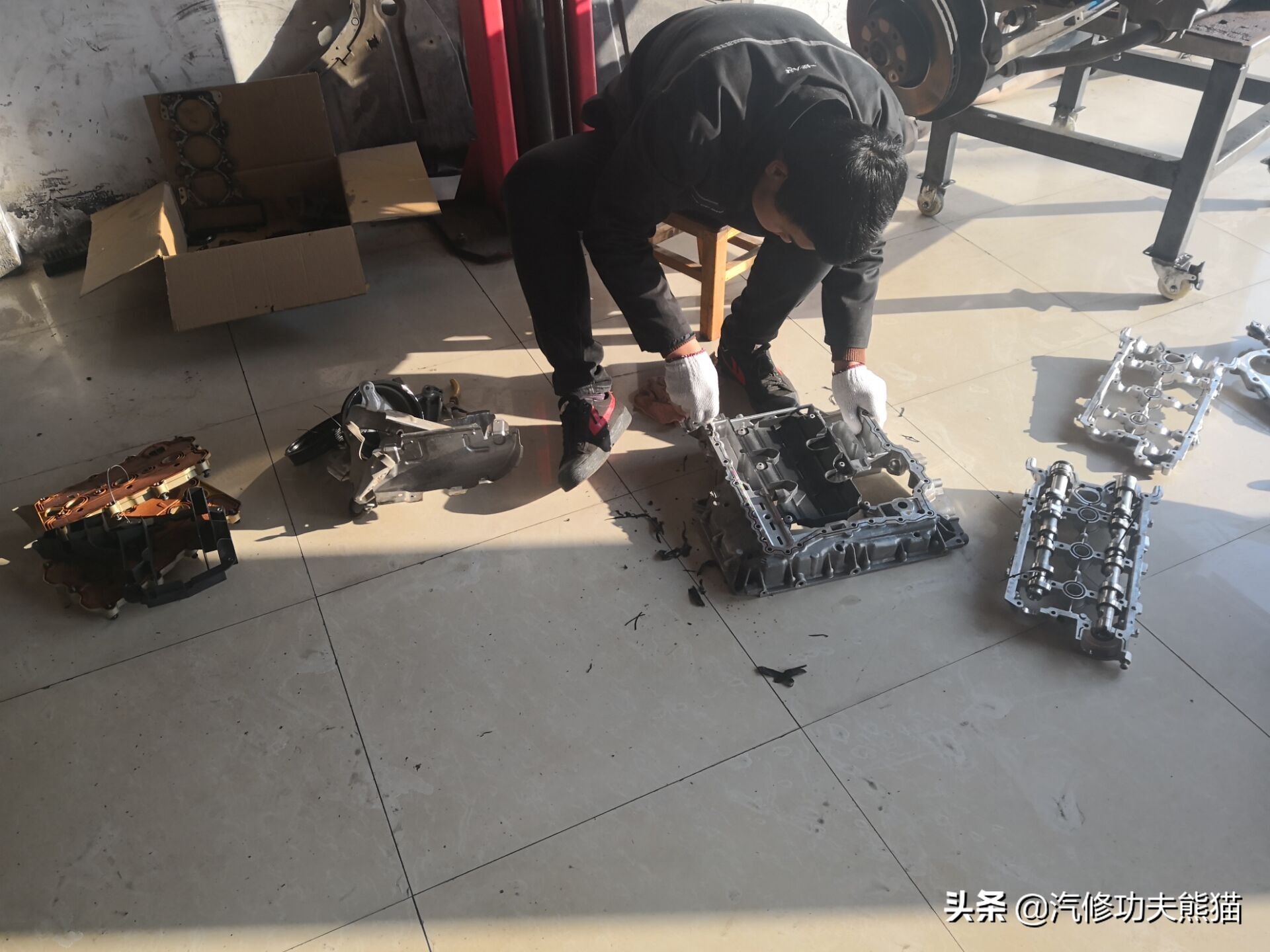 16款奥迪a6l2.5自吸发动机漏油,奥迪a6l2.4免拆烧机油处理靠谱吗