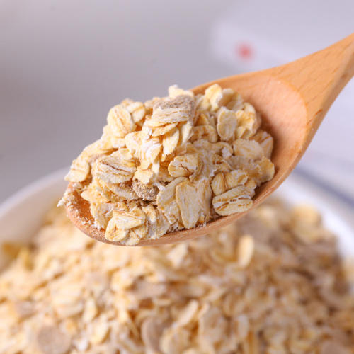 是谁将马匹饲料推销到了人们的餐桌?燕麦的故事,背后的资本味道