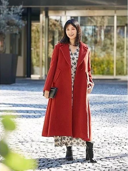 冬季无袖连衣裙怎么搭配,冬季粉色连衣裙打底裤搭配