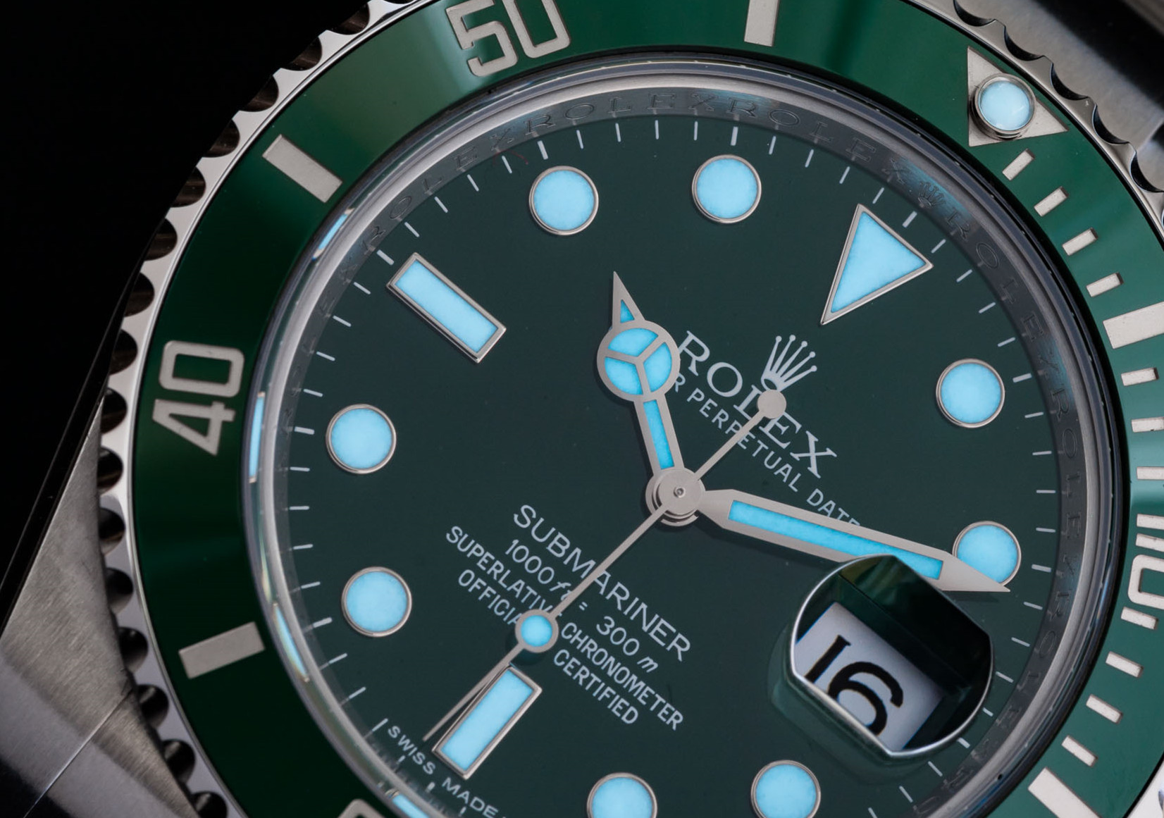 劳力士水鬼和欧米茄表哪个好,劳力士水鬼和卡西欧水鬼对比