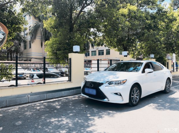 ES300h车主故事-用温度诠释生活真意